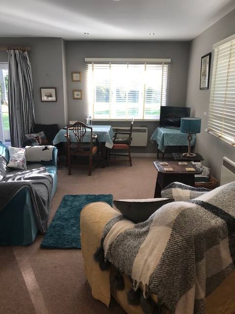 Popular Airbnb listing: OAK DEN Oakdale House Church Road Bergh Apton in South Norfolk