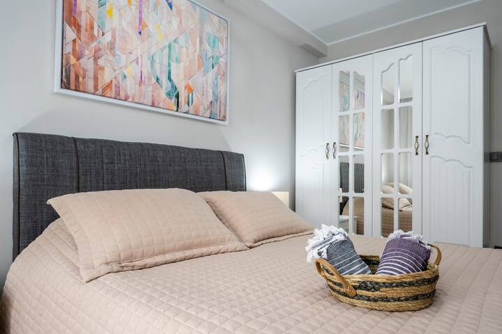 ★Best Price★Central 3-BDR flat w/Wifi &Netflix gallery image 3