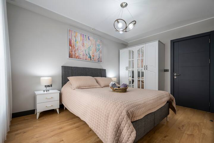 ★Best Price★Central 3-BDR flat w/Wifi &Netflix gallery image 4