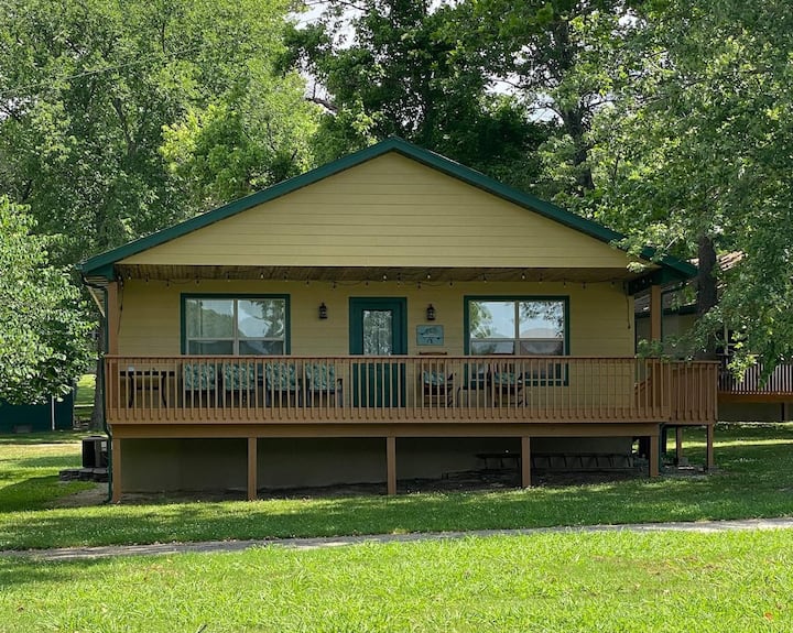 Taneycomo Cabins