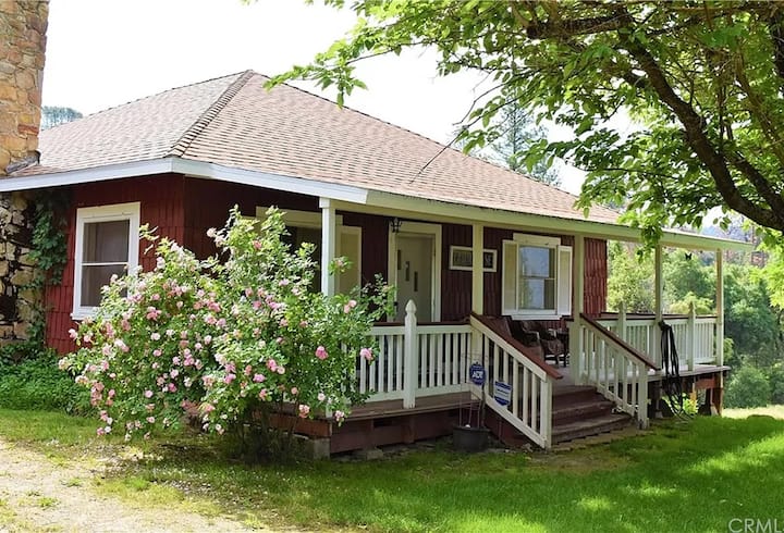 Charming Farmhouse Near Yosemite National Forest - Fish Camp, CA