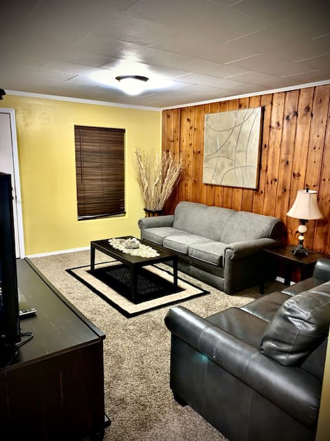 Cozy Little House in Spokane, 
Convenient Location