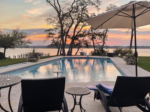 Waterfront Guest Cottage: Sunsets, Pool, Pier