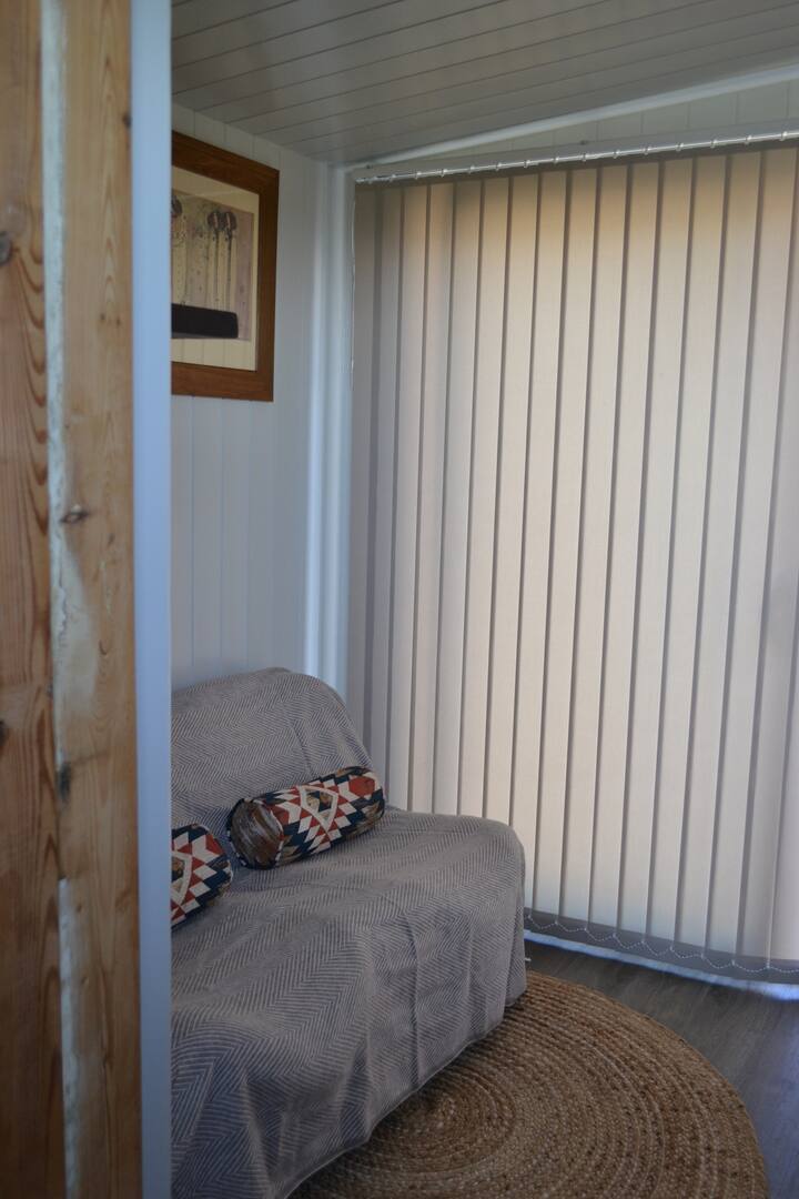Rustic Shepherd's Hut With Optional Sauna - Wymondham