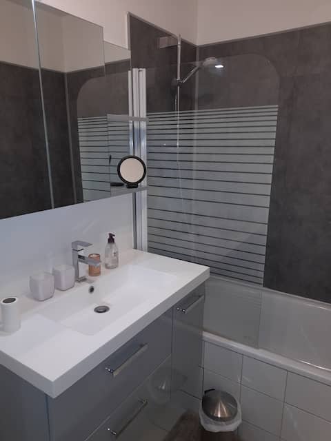 Airbnb performant: Studio 10 minutes from Disneyland à Bussy Saint Georges