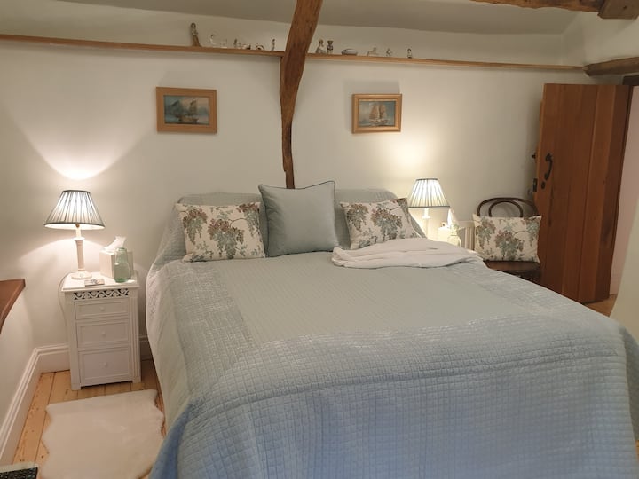 manželská posteľ, ktorú je možné oddeliť, aby sa vytvorili dve jednolôžka. 