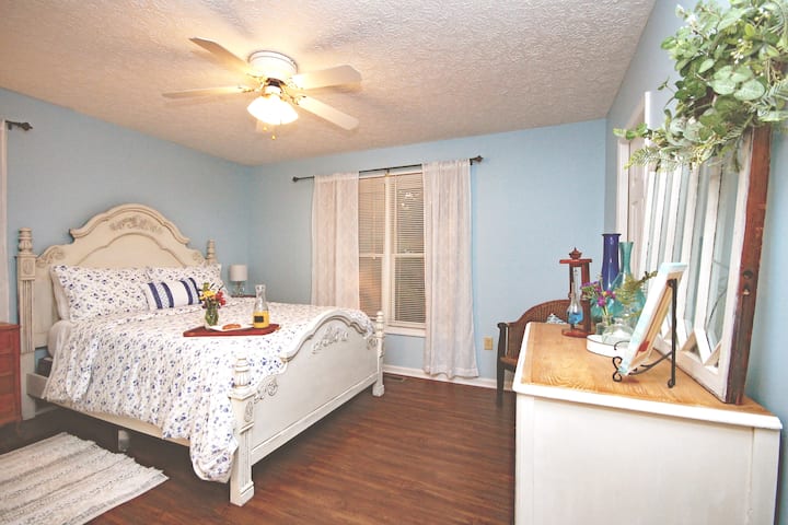 ห้องนอน # 2 เตียงควีนไซส์