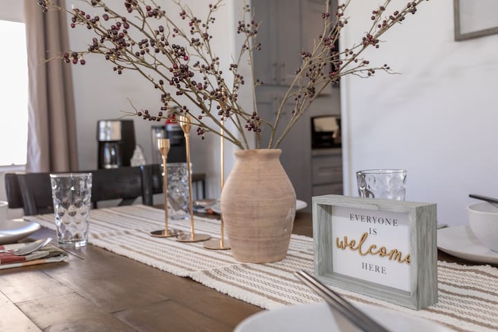 2BR Gem for Families – 20 Min to DTLA