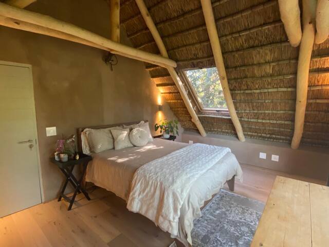 Charming cottage under the Oak tree’s gallery image 4