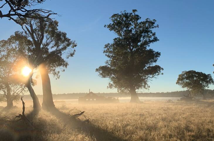 The Doctor‘s – Luxury lakefront container chalet gallery image 5