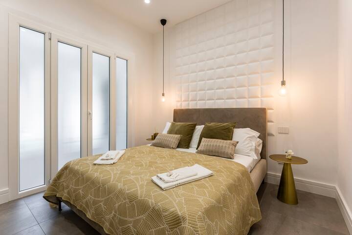 A26 – Premium apartment in Naples gallery image 3