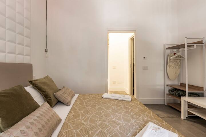 A26 – Premium apartment in Naples gallery image 5