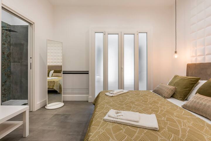 A26 – Premium apartment in Naples gallery image 4