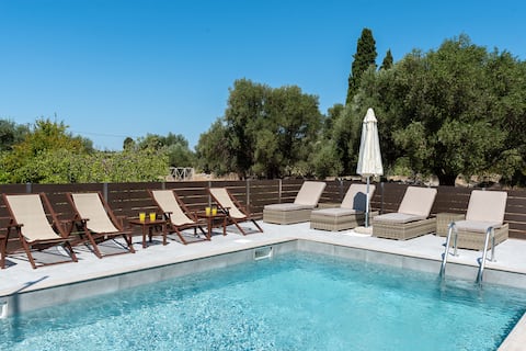 Waterway Luxury Residence-House 1