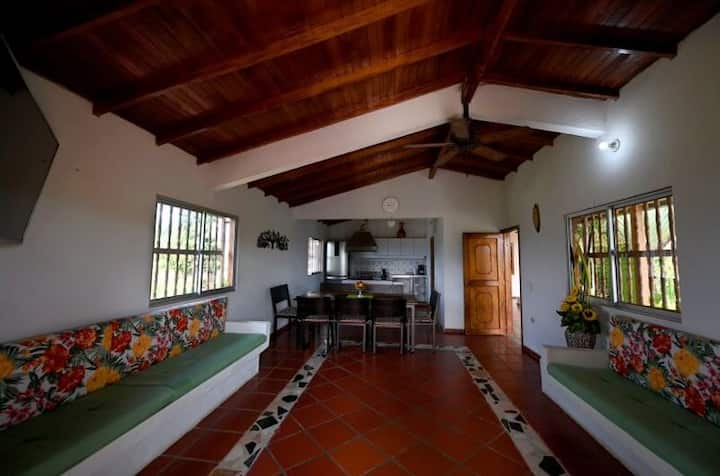 Anapoima, Beautiful Country Estate With Pool. - Apulo