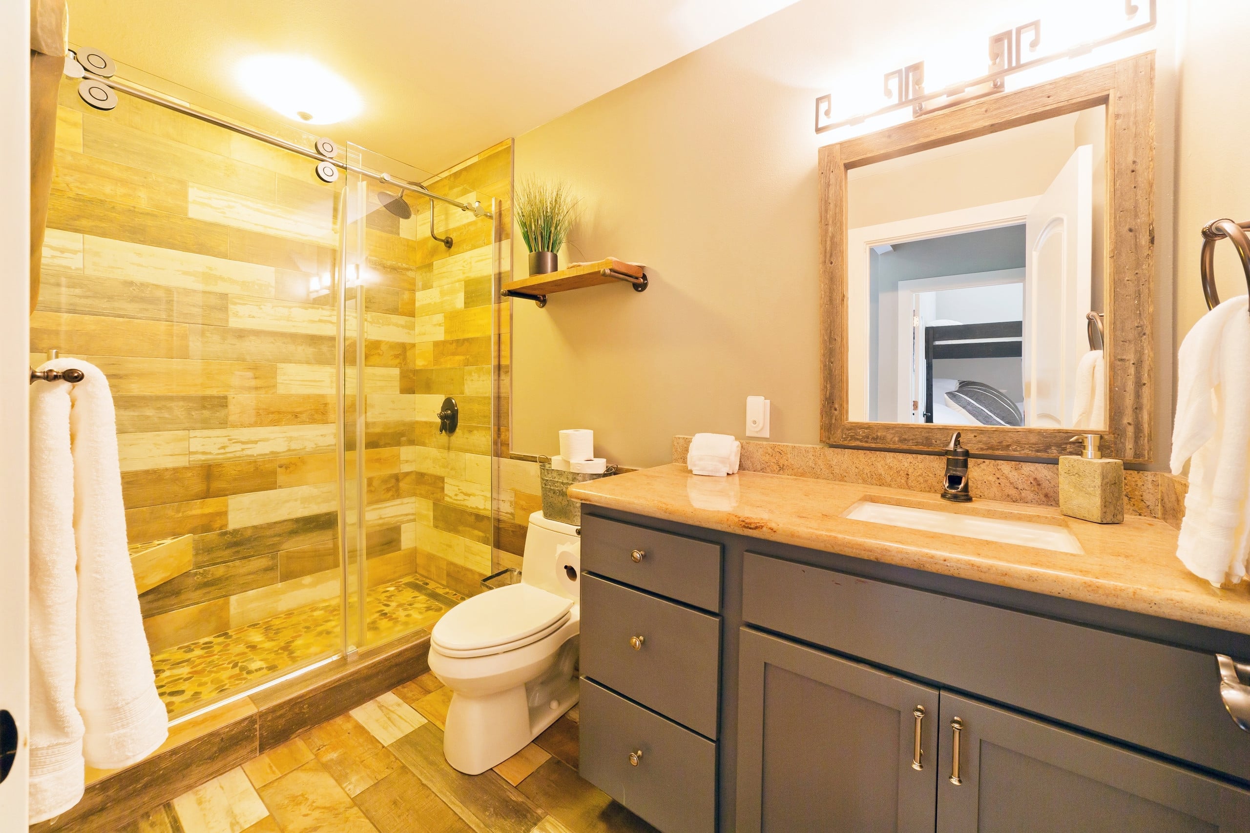 Home in Kailua-Kona · ★5.0 · 5 bedrooms · 10 beds · 5 baths - Image 22