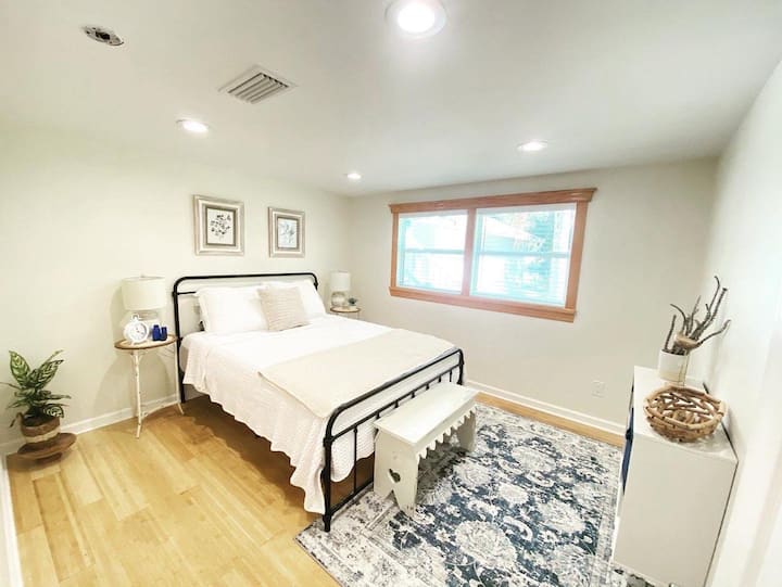 Спалня надолу по стълбите - 14- инчов двоен матрак