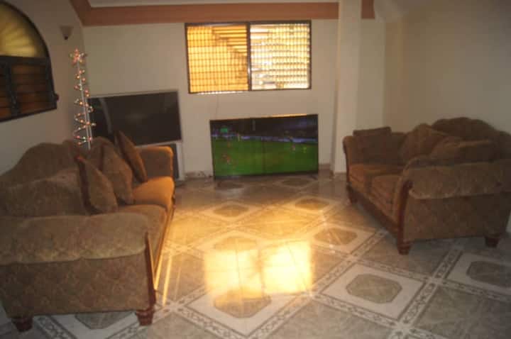 *Ayala Guest House* :
"North" Upstairs Apartment - Puerto Príncipe