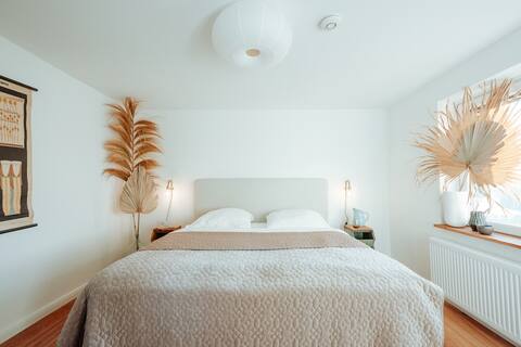 Cute Oceanfront Guesthouse I Hot Tub & Sauna
