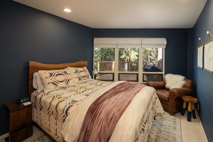 ห้องนอน #2 พร้อมเตียงควีนไซส์