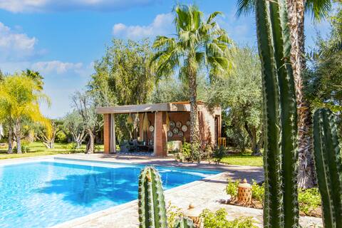 Dream villa : staff, spa, sports.