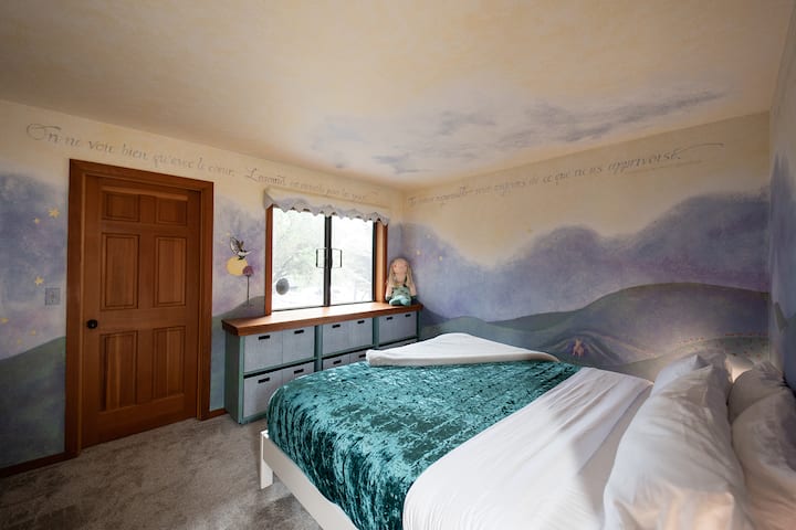 Dormitorio en la planta superior (cama tamaño king)