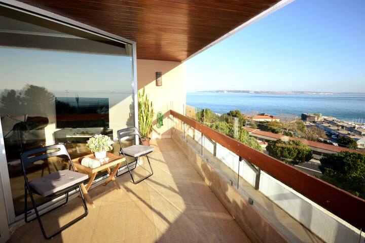 Charming Deluxe Apartment – SEA VIEW gallery image 5