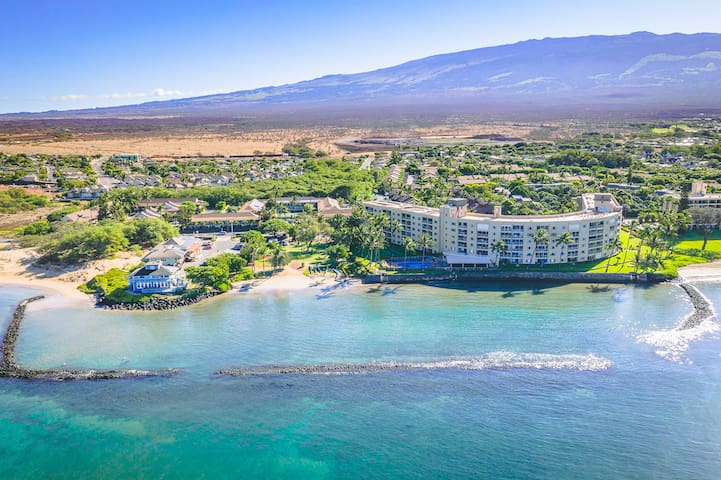 Stylish Kihei Condo in Oceanfront Resort Complex