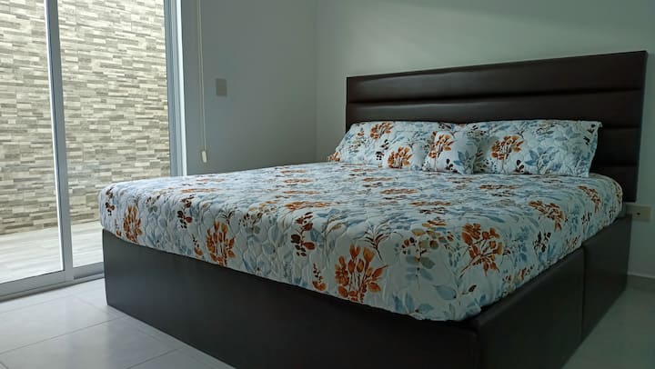 брачен кревет (широк 150-179 см 