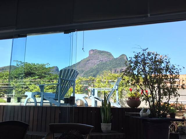 Cobertura 3 suítes, Barra da Tijuca, 180m da praia