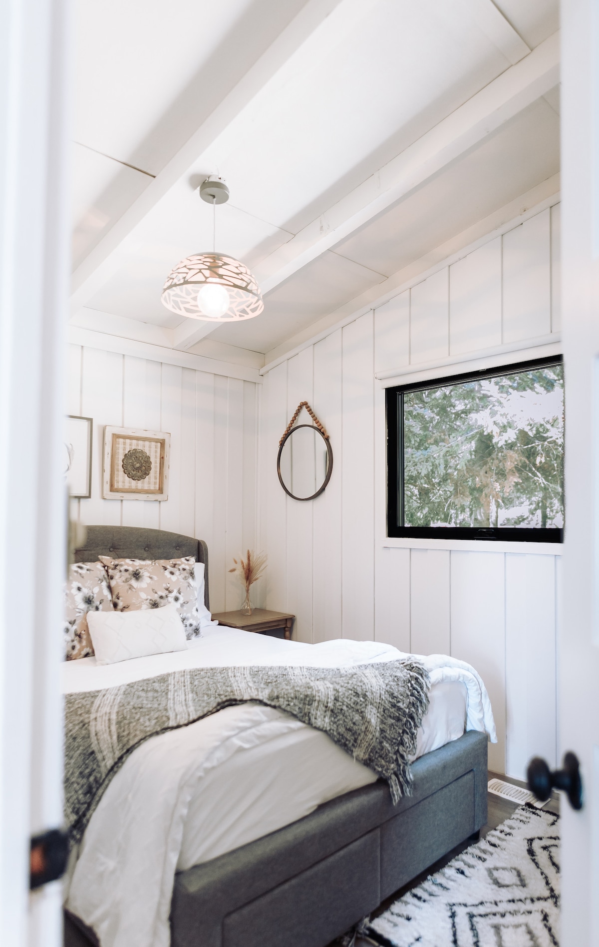 Bedroom with Double Bed + Crib