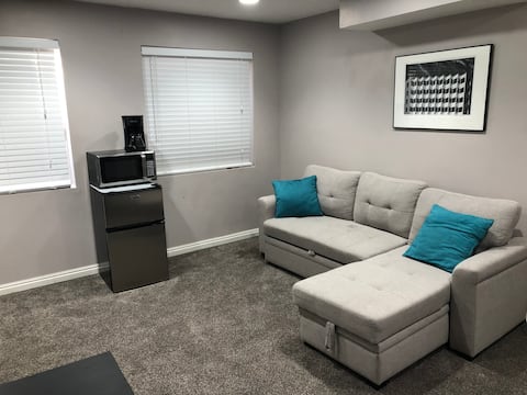 Cozy basement suit in a quiet neighborhood
