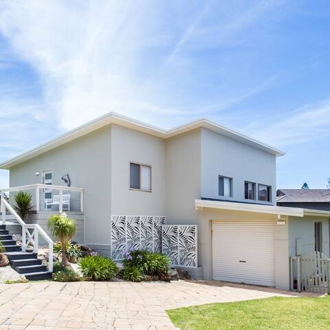 By The Pool – Bluey’s Beach gallery image 5