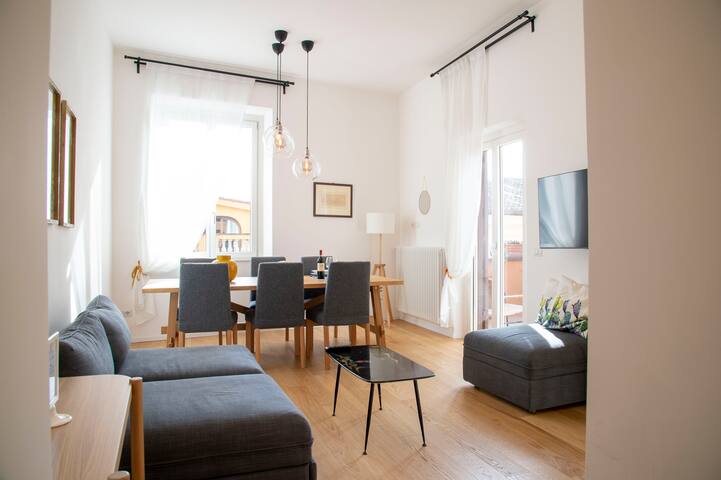 DIECI at Spanish Step – Belsiana Luxury Apartment gallery image 2