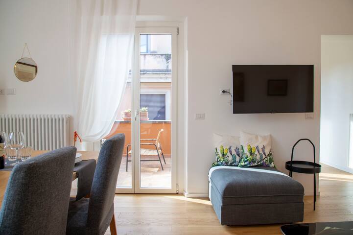 DIECI at Spanish Step – Belsiana Luxury Apartment gallery image 3