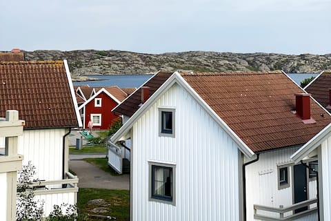 Cottage in the idyllic archipelago at Gullholmen