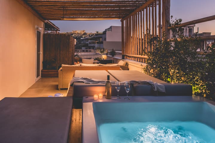 Luxury apt with Acropolis view Terrace and Jacuzzi