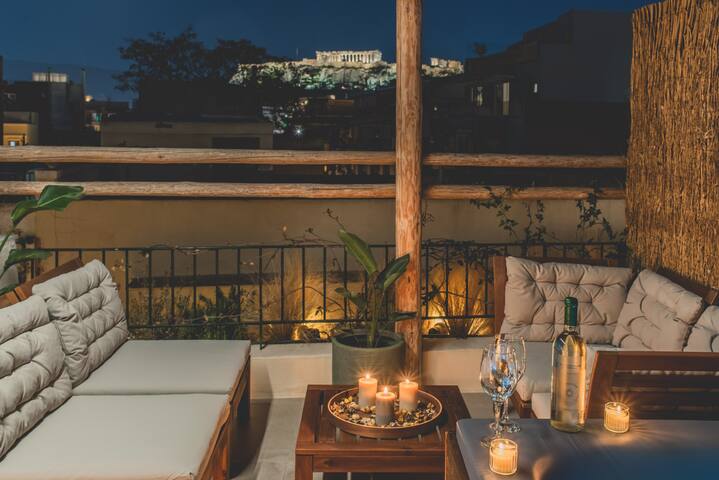 Luxury apt with Acropolis view Terrace and Jacuzzi gallery image 2