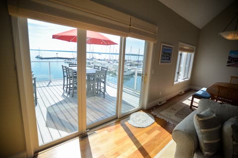 Bayfield on the Lake - Waterfront Condo Downtown