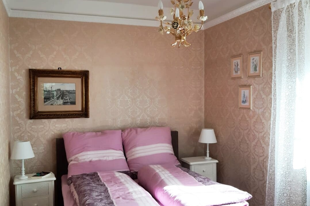 ห้องนอน 2 - เตียงบ็อกซ์สปริง Qweensize