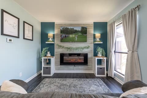 *!Retreat: Stylish 1BR Condo in Heart of Branson!*