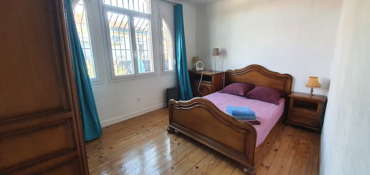 Habitación 3 (2 camas)
una cama 
de matrimonio posibilidad de cuna de madera, de pago