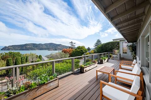 Tiburon Midcentury Modern Bungalow w stunning view