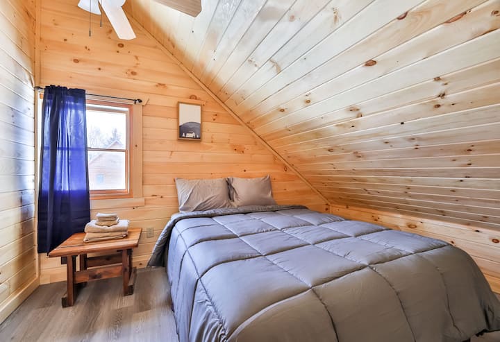 Second floor bedroom 3/4 