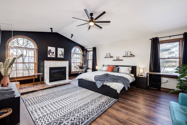 Gorgeous Lake Home- 10 mins to MOA and MSP airport gallery image 4