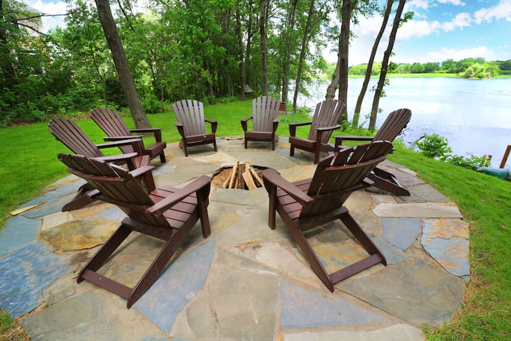 Gorgeous Lake Home- 10 mins to MOA and MSP airport