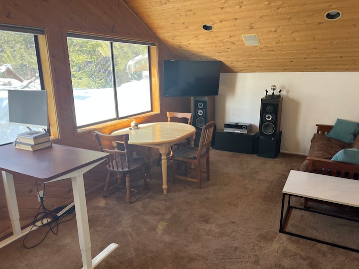 SemiPrivate 1 Bedroom Apartment with Guest suites for