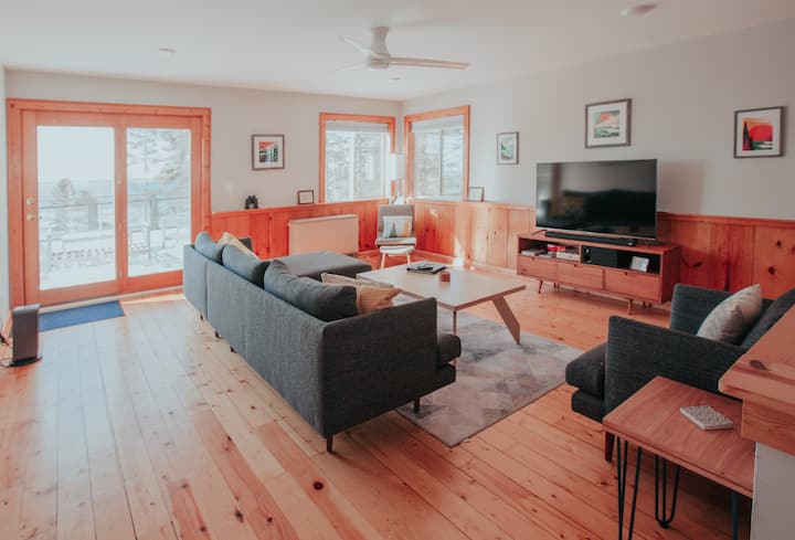 Superior Lakefront Cabin - Beach - Trail Access - Tettegouche State Park, Silver Bay