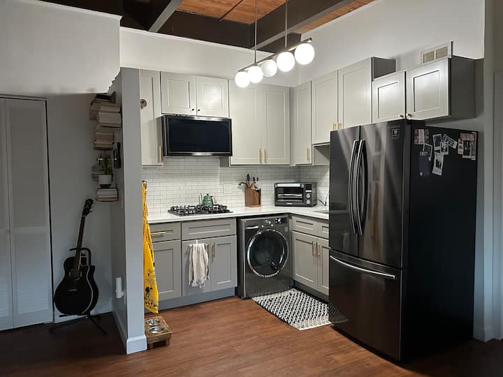 Mid century modern cute condo!