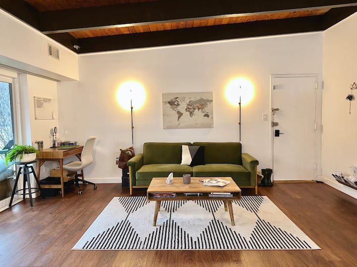 Mid century modern cute condo!